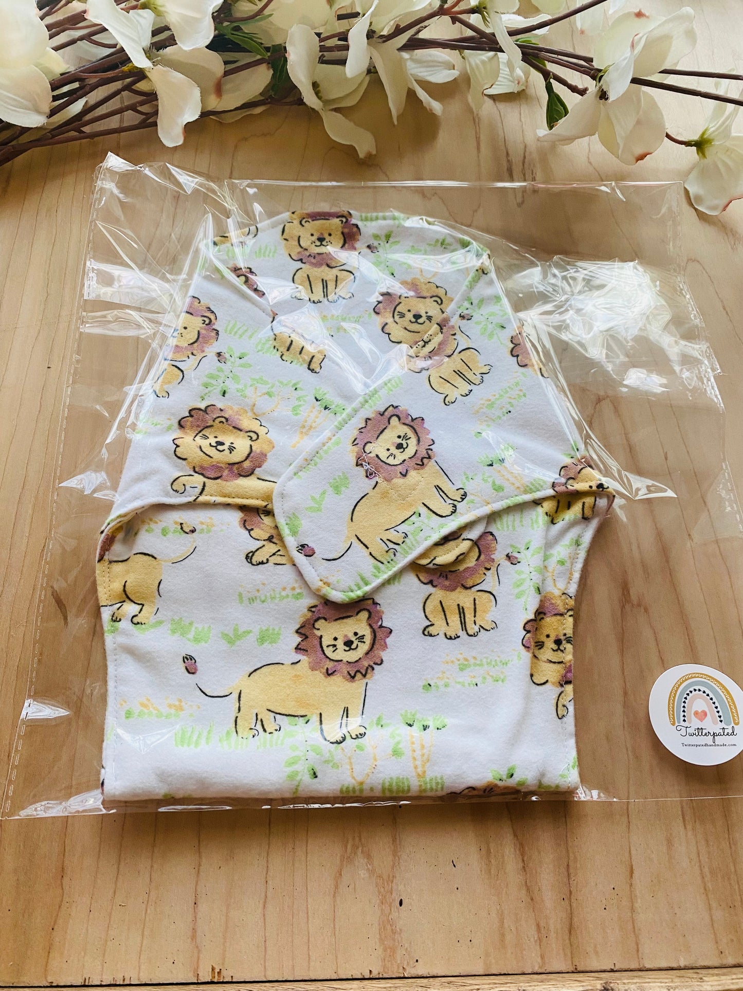 Lion swaddle