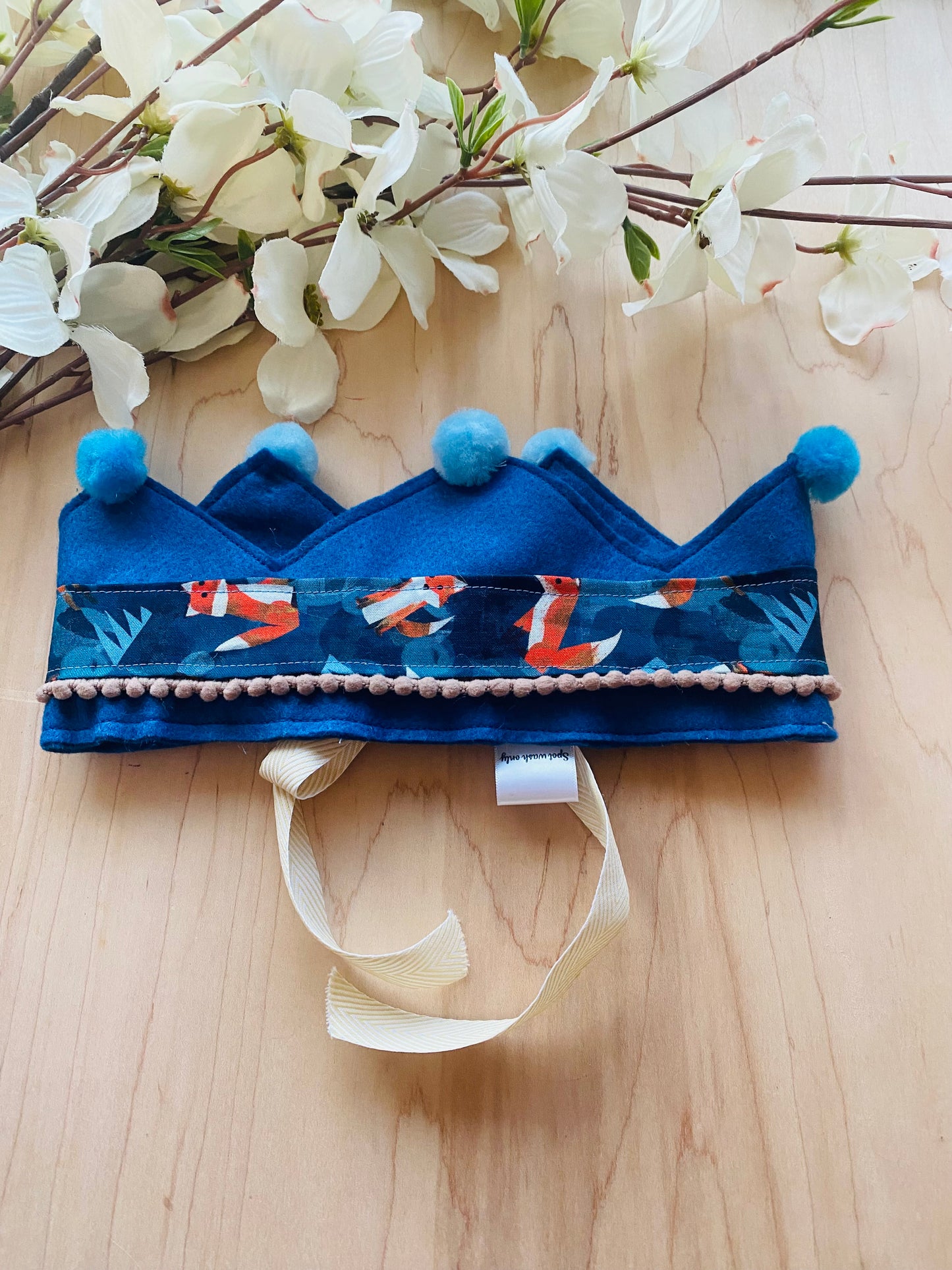 Blue fox crown